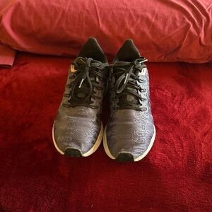 Nike Zoom Women's Purple and Black Athletic Shoes